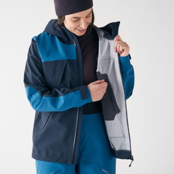 MEC Mountain Equipment Company Couloir Gore-Tex Jacket – Women’s Large – Blue - Picture 2 of 10